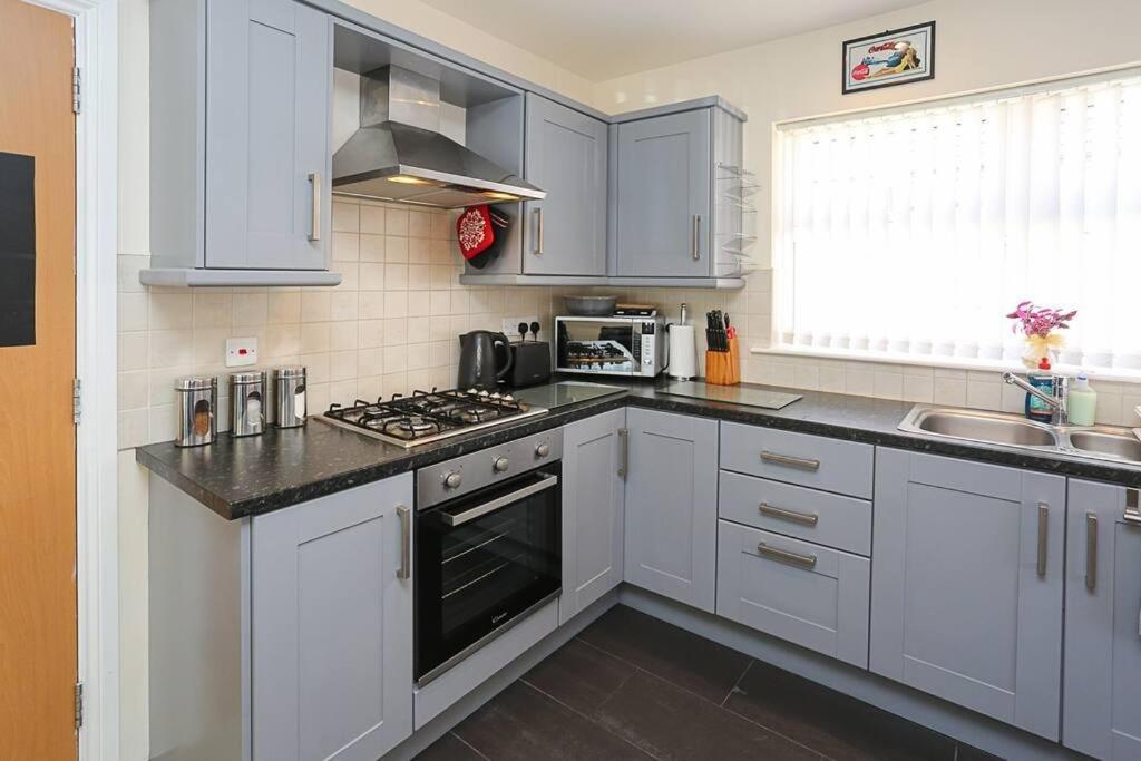 3bed/2bath Duplex - Pure Bliss Apartment *