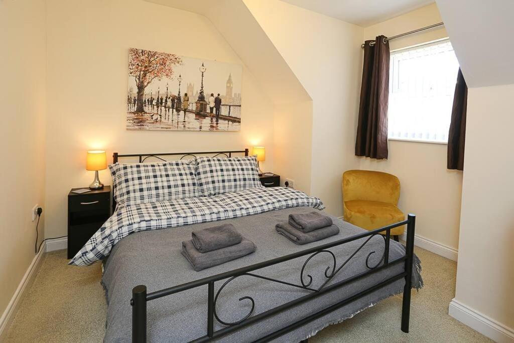 3bed/2bath Duplex - Pure Bliss Apartment