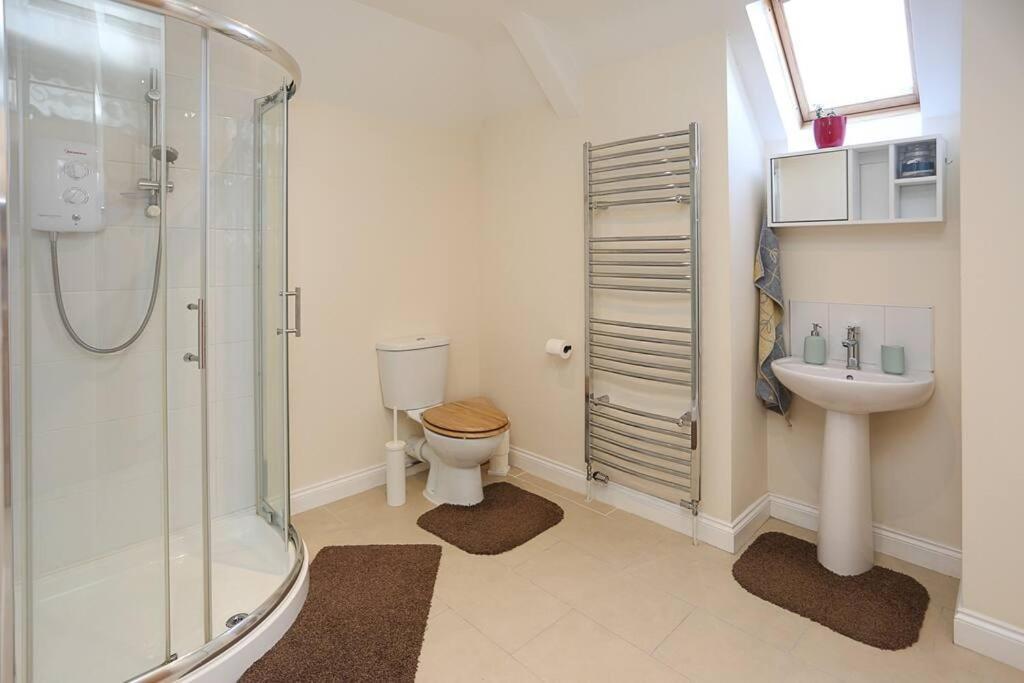 3bed/2bath Duplex - Pure Bliss Apartment